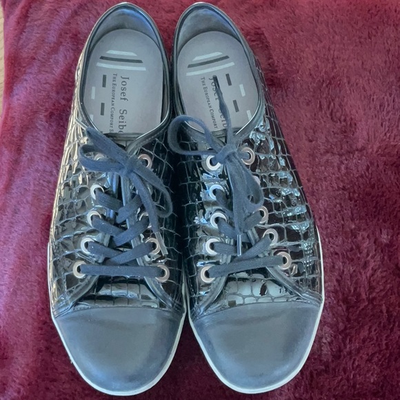 Josef Seibel Dany Black Croc Embossed Tennis Shoes Size 40. - Picture 2 of 7